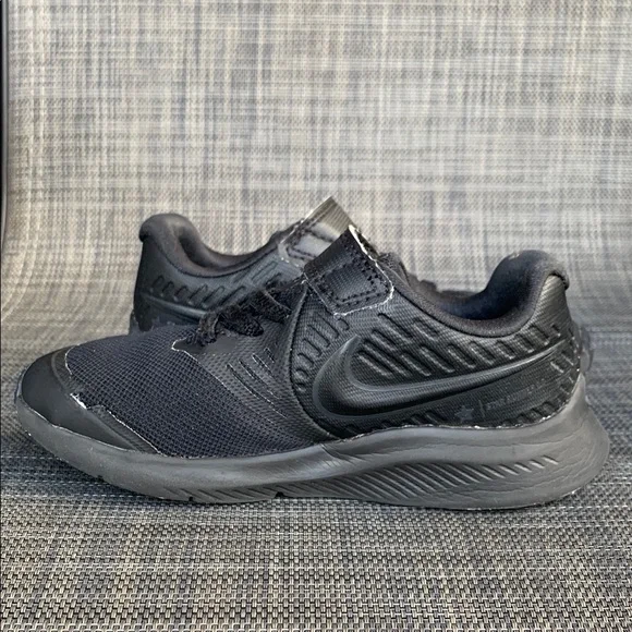 Nike Star Runner 2.0 Triple Black Sneakers GS Shoes Unisex Toddler size 11 - Picture 10 of 14